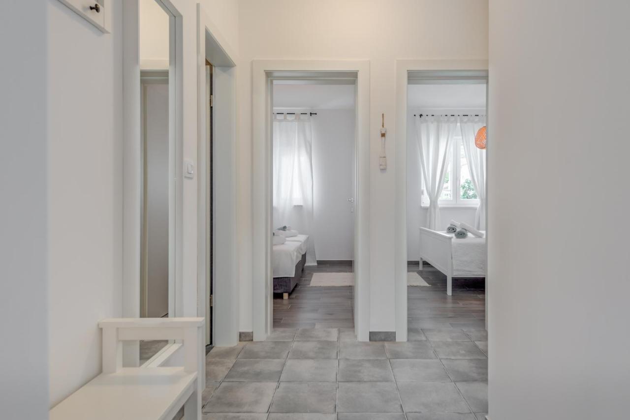 New And Chic Place Near Old Town Of تروغير المظهر الخارجي الصورة